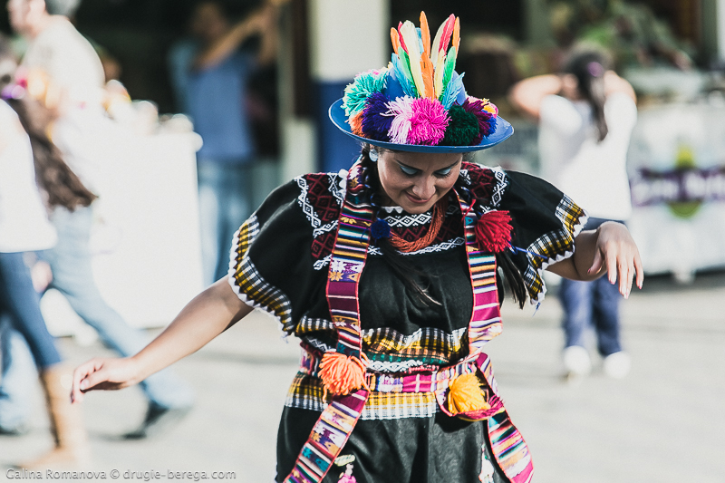 Октябрьский фестиваль в городе Баньос, Эквадрор; Fiestas Octubrinas de Banos de Agua Santa, Ecuador